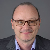 Dietmar Bruhns