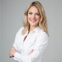 Eszter Huszar