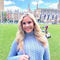 Victoria Holmes