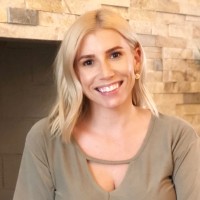 Randi Kuhns