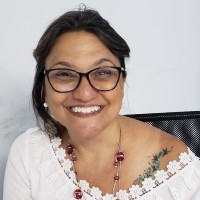 Paula Neves