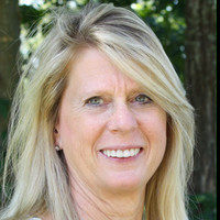 Lisa Stone