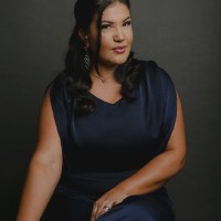 CLAUDIA LOBO