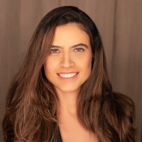 Cecília Fernandes