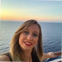 Alba Paredes Alcántara