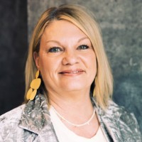 Julie Lindstrom