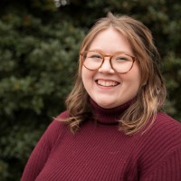 Megan Dale, Mpa