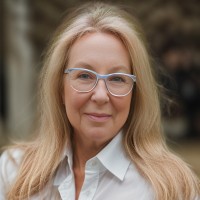 Lisa Descoteaux
