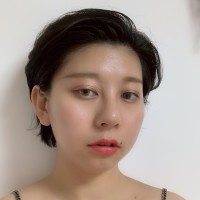 Zoe He