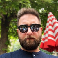 Dariusz B