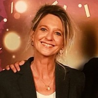 Monique De Brons