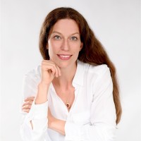 Dr. Marieke Abram