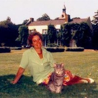 Lesley Henniker-Major