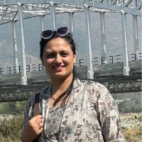Poonam Mahajan