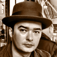 Alex Tau