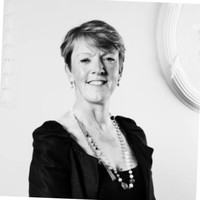Sue Knight