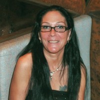 Suzanne Van Miller