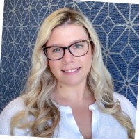 Olivia Smith, Mba