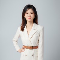 kelly Ouyang