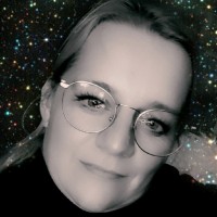 Yvonne Arts