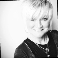 Dina Curtis Triliegi