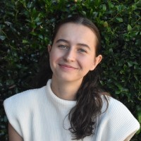 Lindsay Miller, Aias