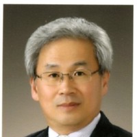 최동욱