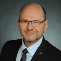 Dr. med. Ralf M. Größle