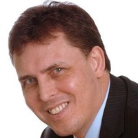 Ian R Thomas