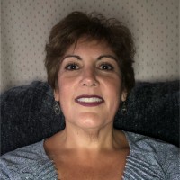 Lynn Botelho