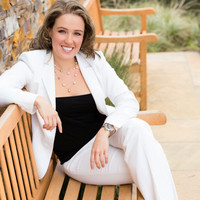 Alexandra Valencia MBA