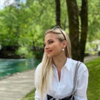 Azra Dedić