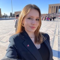 Özlem Nur Toprak