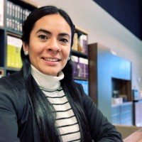 LAURA FLORES