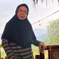 Dr. Fauziah Hernarawati, S.E, M.Si