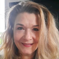 Laura Van Nyendaal