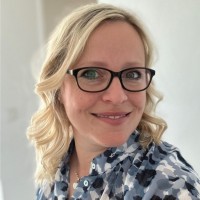 Jana R Risch