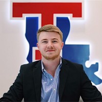 Garrett Davis