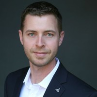 Ian L.
