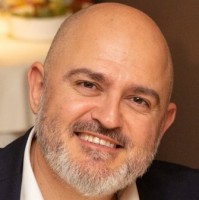 Costas Varakliotis