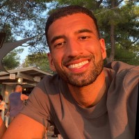 Simon Akbari