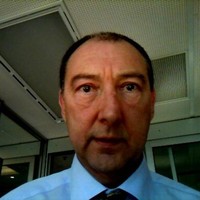 Simon Holmes