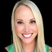 Lindsey Nye, Cam