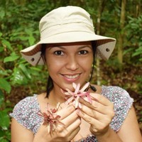 Aline Lobato