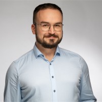 Simon S.
