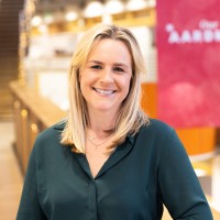 Molly Van Den Brink