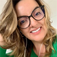 Cláudia Almeida Santos