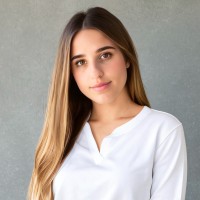 Clara López Bueno