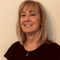 Lisa Knights