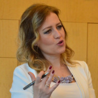 Feride Akdik